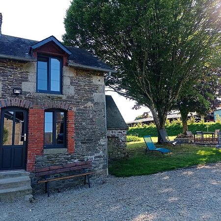 Gite Les Tongs Des Pres, Au Coeur Du Parc Normandie Maine Livaie Экстерьер фото