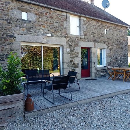 Gite Les Tongs Des Pres, Au Coeur Du Parc Normandie Maine Livaie Экстерьер фото